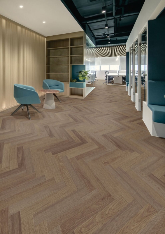 Expona Commercial - Farbe 4223 Saddlebrown Oak Parquet